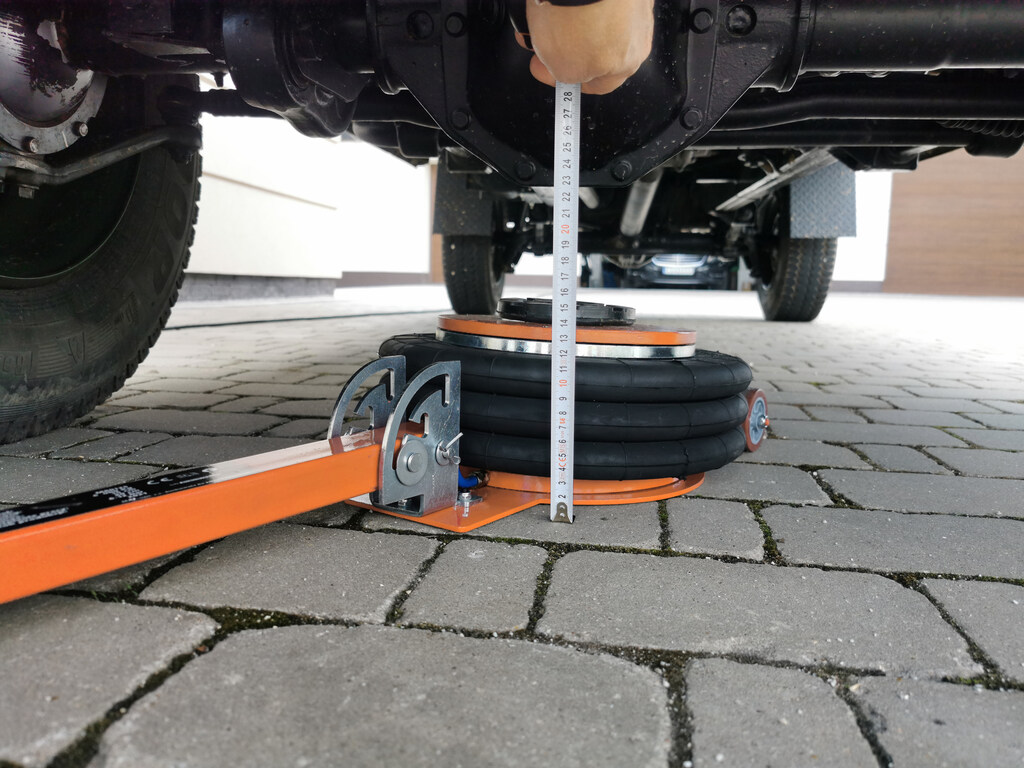 Pneumatikus 3 légpárnás emelő 6T (Lifter) , 15-43 cm M80135