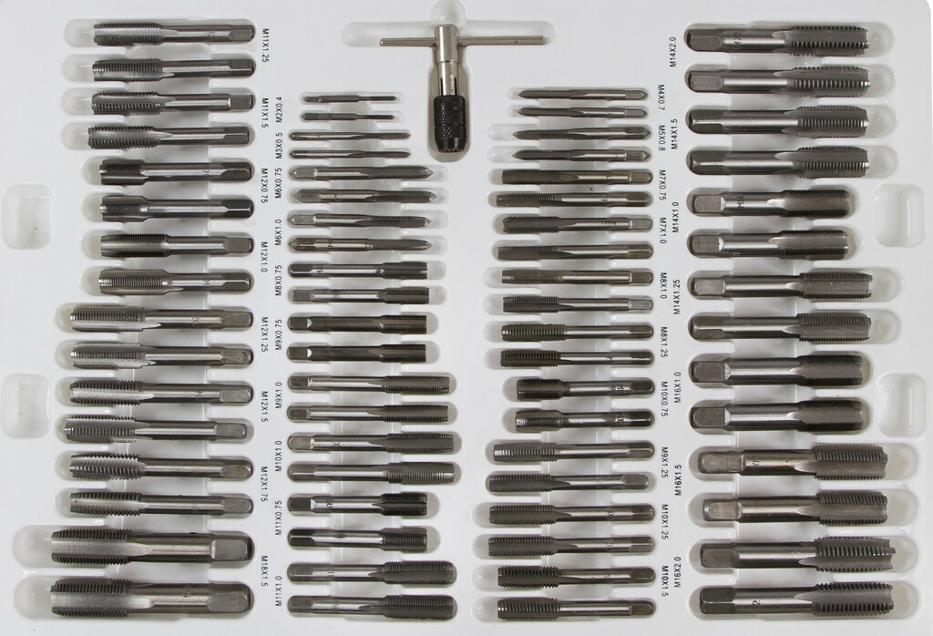 BJC menetmetsző készlet 110db-os M55876